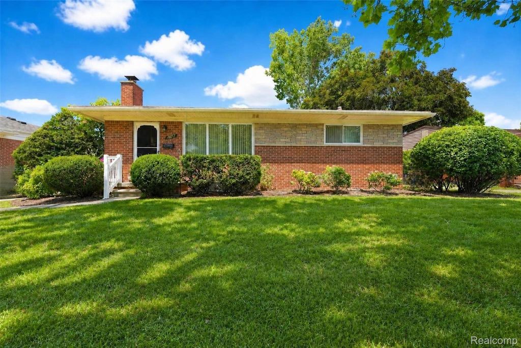 7677 Terri Drive, Westland, MI 48185