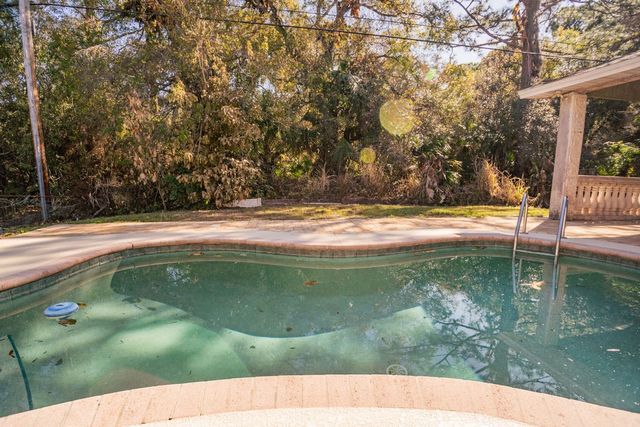 1330 32nd Avenue SW, Vero Beach, FL 32968