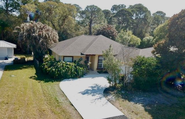1330 32nd Avenue SW, Vero Beach, FL 32968
