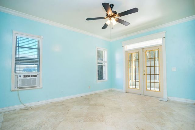 1330 32nd Avenue SW, Vero Beach, FL 32968