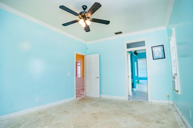 1330 32nd Avenue SW, Vero Beach, FL 32968