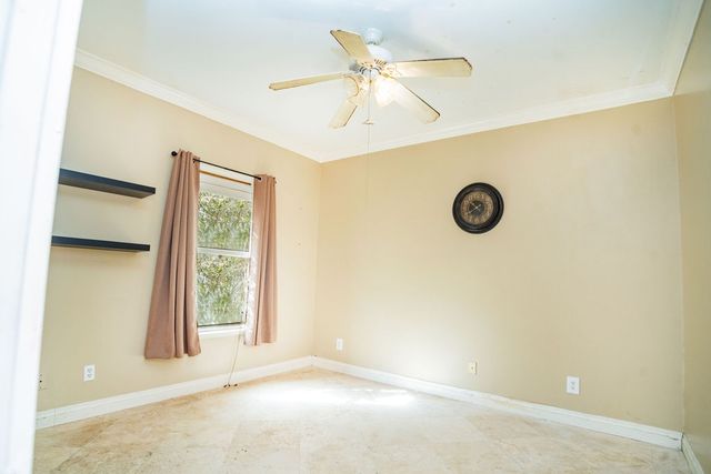 1330 32nd Avenue SW, Vero Beach, FL 32968