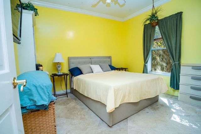 1330 32nd Avenue SW, Vero Beach, FL 32968