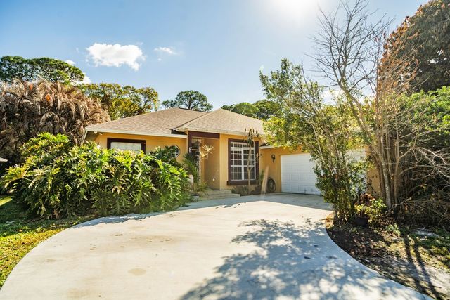 1330 32nd Avenue SW, Vero Beach, FL 32968