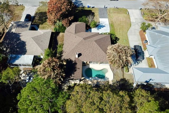 1330 32nd Avenue SW, Vero Beach, FL 32968