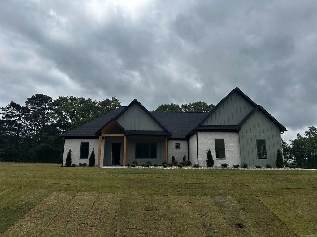 309 Heritage Grove Road, Alexander, AR 72002