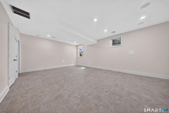 88 Maple Tree Avenue E, Stamford, CT 06906