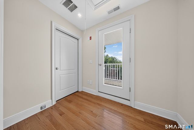 88 Maple Tree Avenue E, Stamford, CT 06906