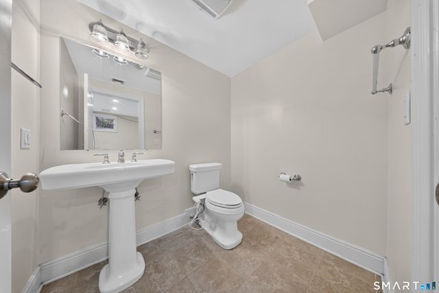 88 Maple Tree Avenue E, Stamford, CT 06906