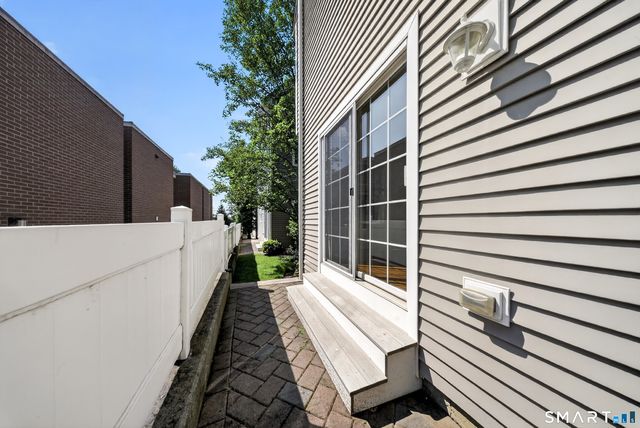 88 Maple Tree Avenue E, Stamford, CT 06906