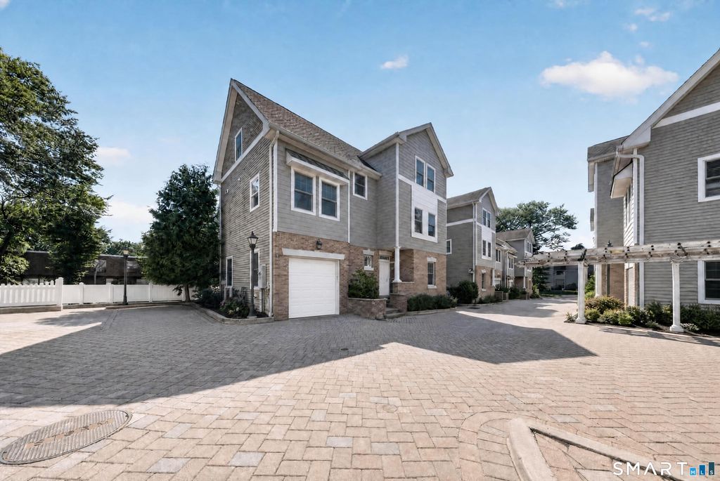 88 Maple Tree Avenue E, Stamford, CT 06906