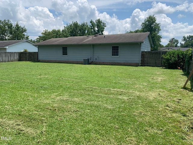 5574 Heather Street, Hope Mills, NC 28348