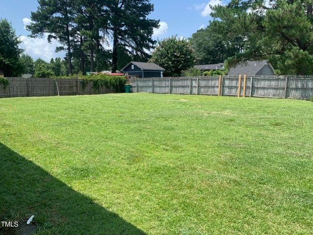 5574 Heather Street, Hope Mills, NC 28348