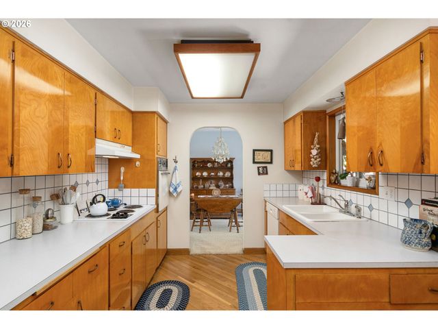 9355 Sw LEHMAN St, Portland, OR 97223