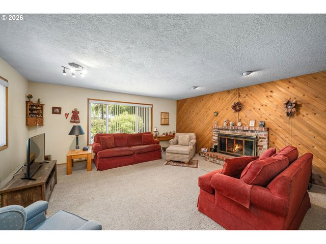 9355 Sw LEHMAN St, Portland, OR 97223