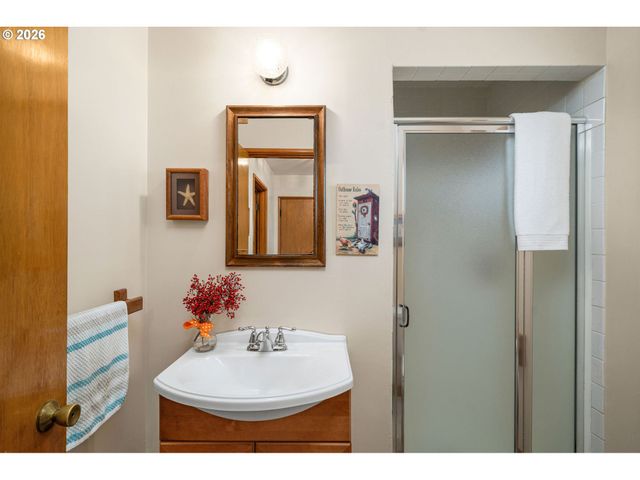 9355 Sw LEHMAN St, Portland, OR 97223