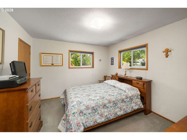 9355 Sw LEHMAN St, Portland, OR 97223