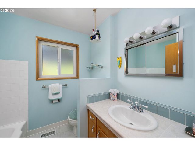 9355 Sw LEHMAN St, Portland, OR 97223