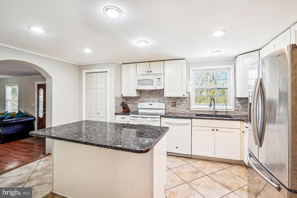 12728 BRISTOW RD, Nokesville, VA 20181