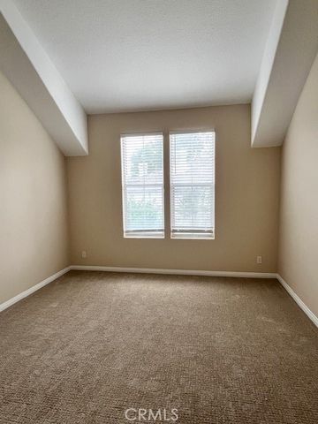 16 Brigmore Aisle, Irvine, CA 92603