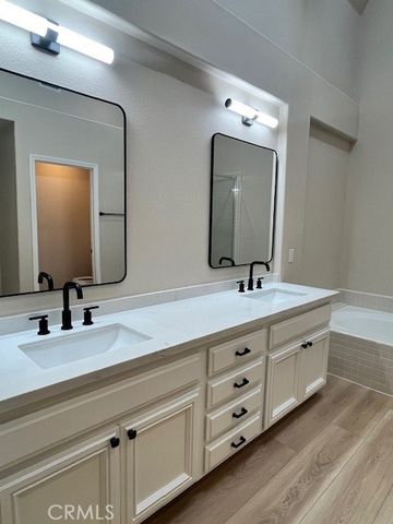 16 Brigmore Aisle, Irvine, CA 92603