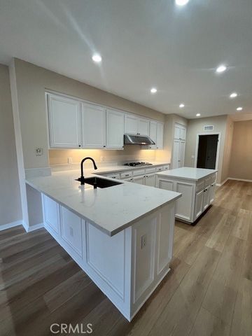 16 Brigmore Aisle, Irvine, CA 92603