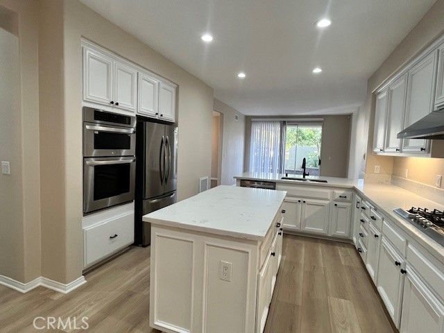 16 Brigmore Aisle, Irvine, CA 92603