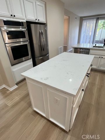 16 Brigmore Aisle, Irvine, CA 92603