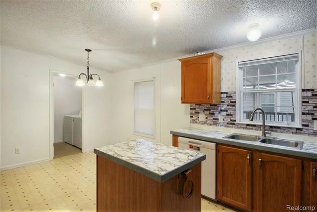 13499 Heritage Street, Ash Township, MI 48117