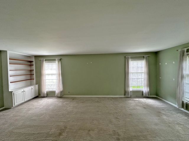 7409 Chesterfield Road, Crystal Lake, IL 60012