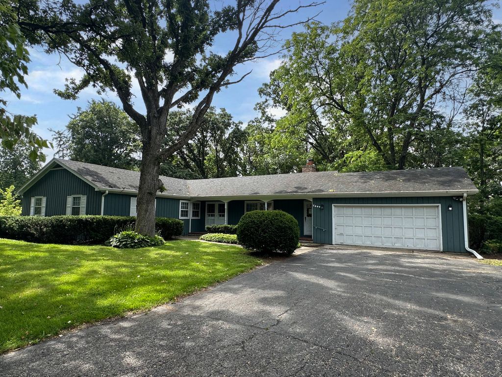 7409 Chesterfield Road, Crystal Lake, IL 60012