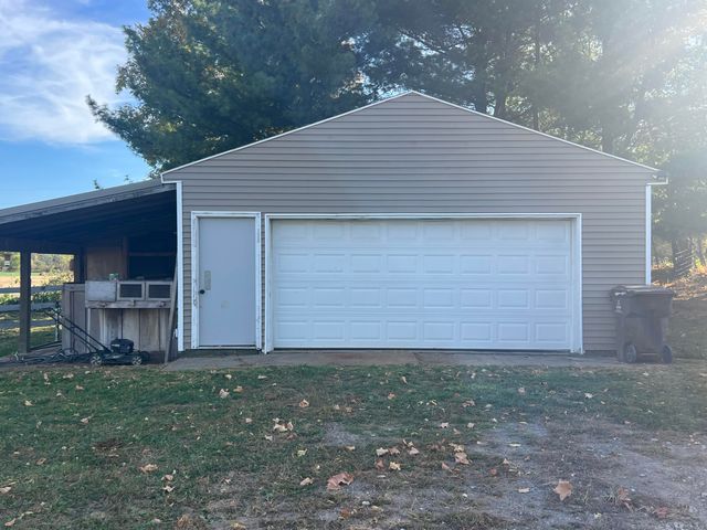 2160 N Shaytown Road, Vermontville Twp, MI 49096