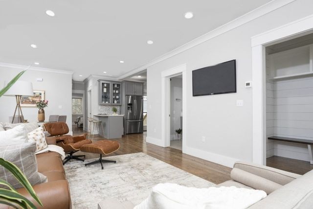 10 Grant Street 1, Somerville, MA 02145