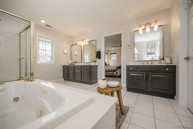 2134 Lakeview Drive, Crystal Lake Park, MO 63131