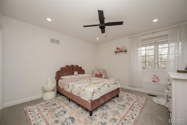 2134 Lakeview Drive, Crystal Lake Park, MO 63131