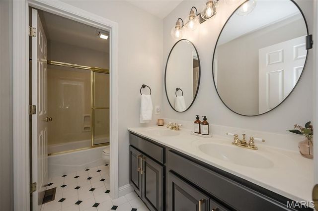 2134 Lakeview Drive, Crystal Lake Park, MO 63131