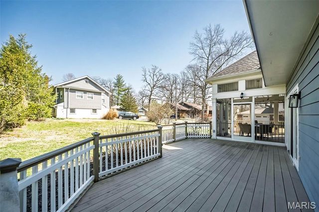2134 Lakeview Drive, Crystal Lake Park, MO 63131