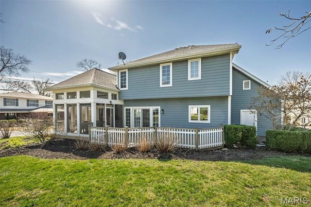 2134 Lakeview Drive, Crystal Lake Park, MO 63131