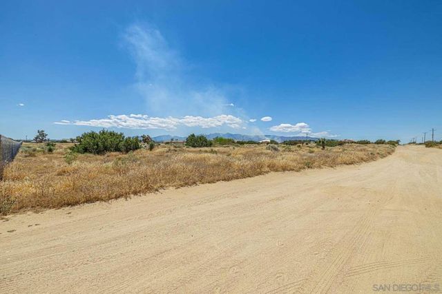 0 Trinidad RD, Phelan, CA 92371
