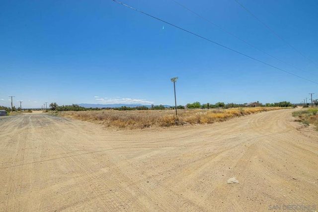 0 Trinidad RD, Phelan, CA 92371