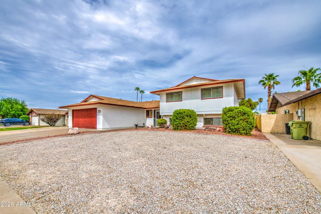 15613 N 57TH Drive, Glendale, AZ 85306 — exterior