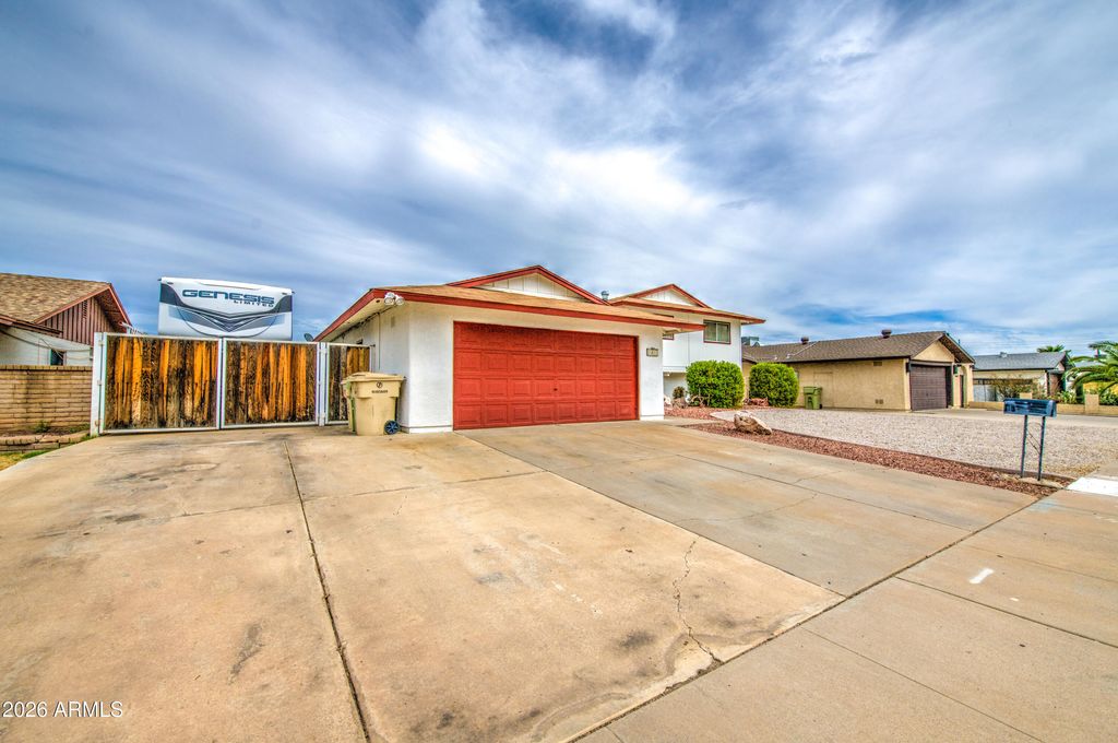 15613 N 57TH Drive, Glendale, AZ 85306 — photo 3
