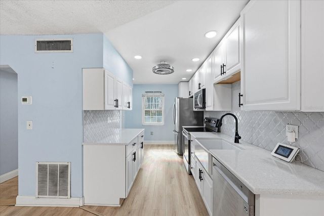 8605 BARDMOOR BOULEVARD 107A, Seminole, FL 33777