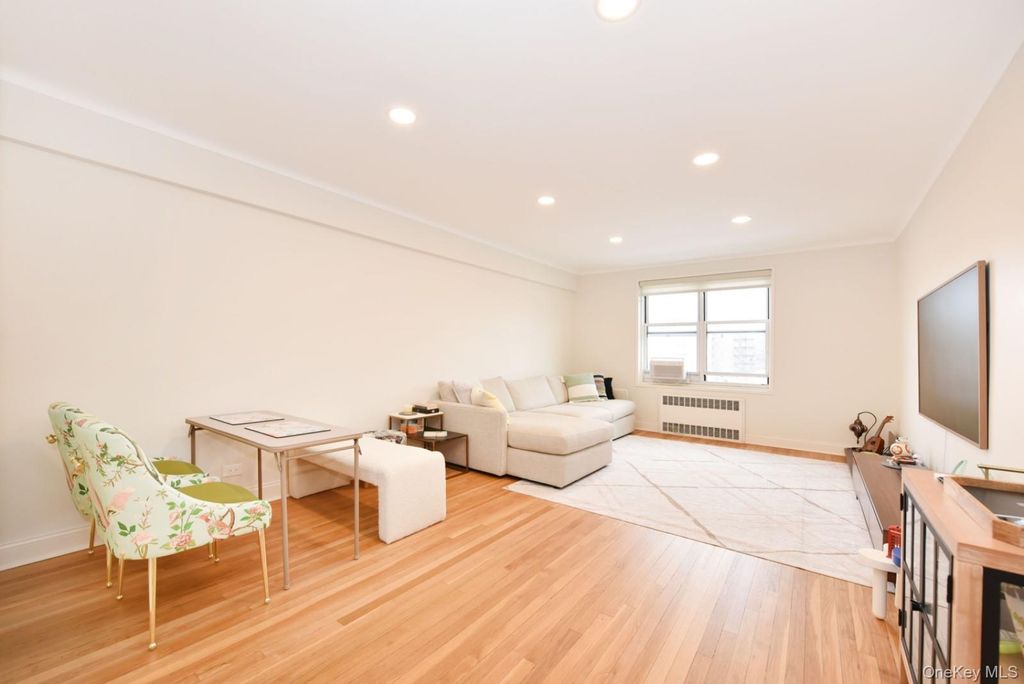 64-11 99 Street 418, Rego Park, NY 11374 — photo 3
