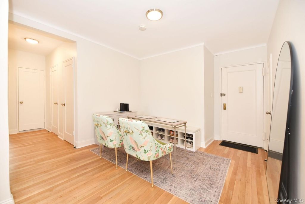 64-11 99 Street 418, Rego Park, NY 11374 — photo 4