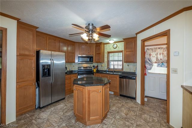 35157 Center Ridge Road 99, North Ridgeville, OH 44039