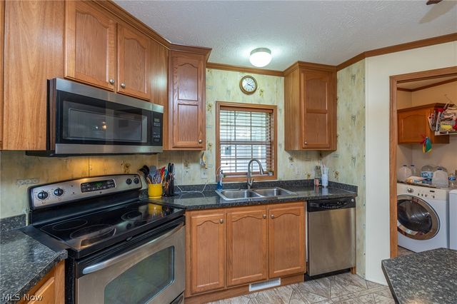 35157 Center Ridge Road 99, North Ridgeville, OH 44039