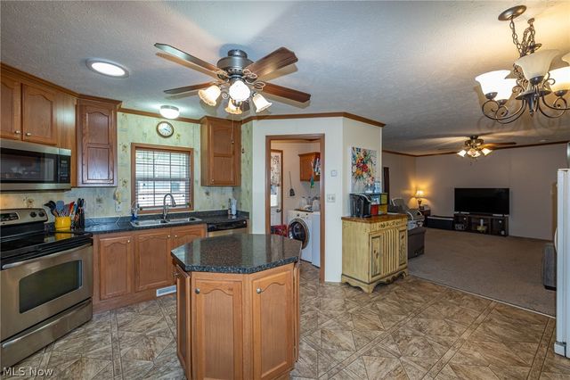 35157 Center Ridge Road 99, North Ridgeville, OH 44039
