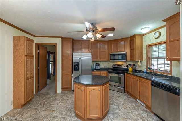 35157 Center Ridge Road 99, North Ridgeville, OH 44039