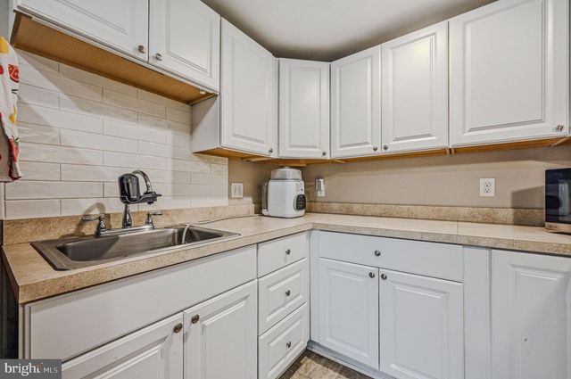 1 WALTHAM ST, Newark, DE 19713